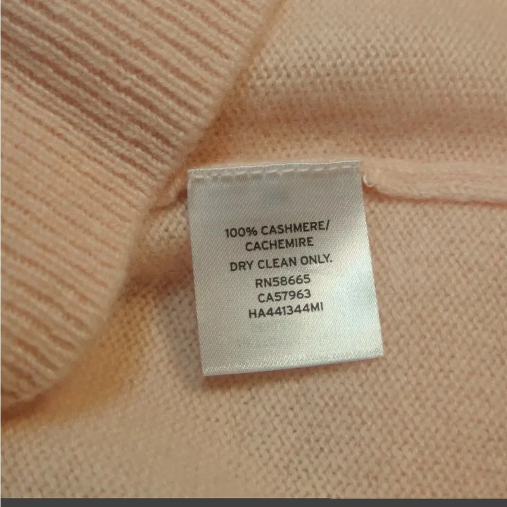 Halogen 100% Cashmere Pink v neck sweater size Small women’s - Picture 4 of 9
